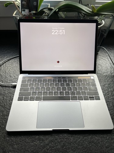 Apple macbook pro touch - apple,