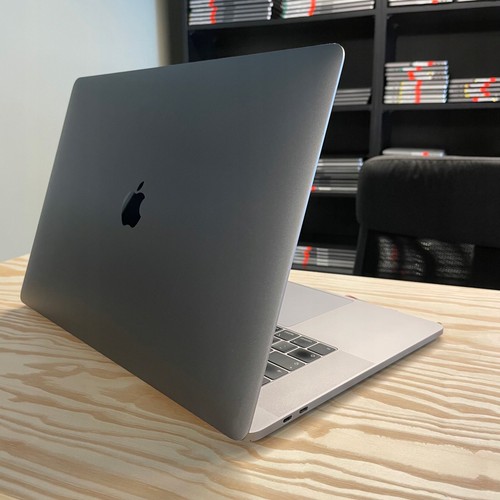 Apple macbook pro a1990 - pro, 15,4"